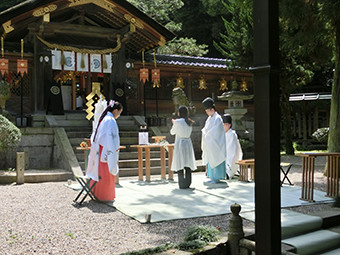 枚岡神社（河内一之宮）奉納朗詠写真1