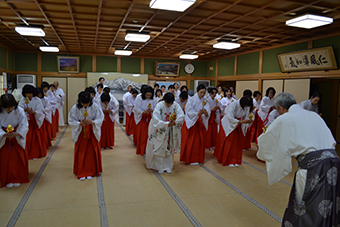 あけの舞研修会と春の集い写真3