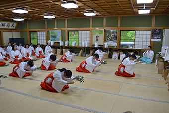 和の心を全身で体感する神事作法研修会写真4